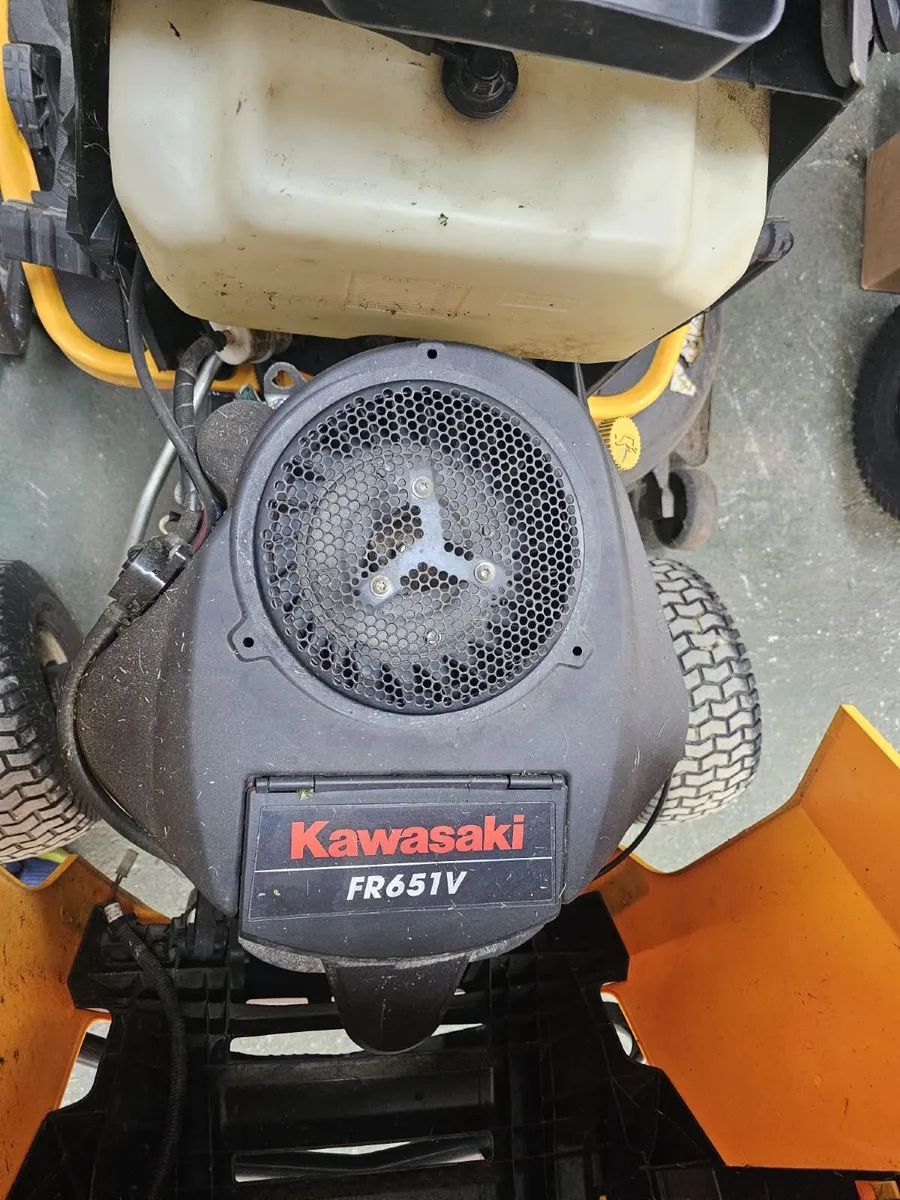 Ride on lawnmower - Image 2