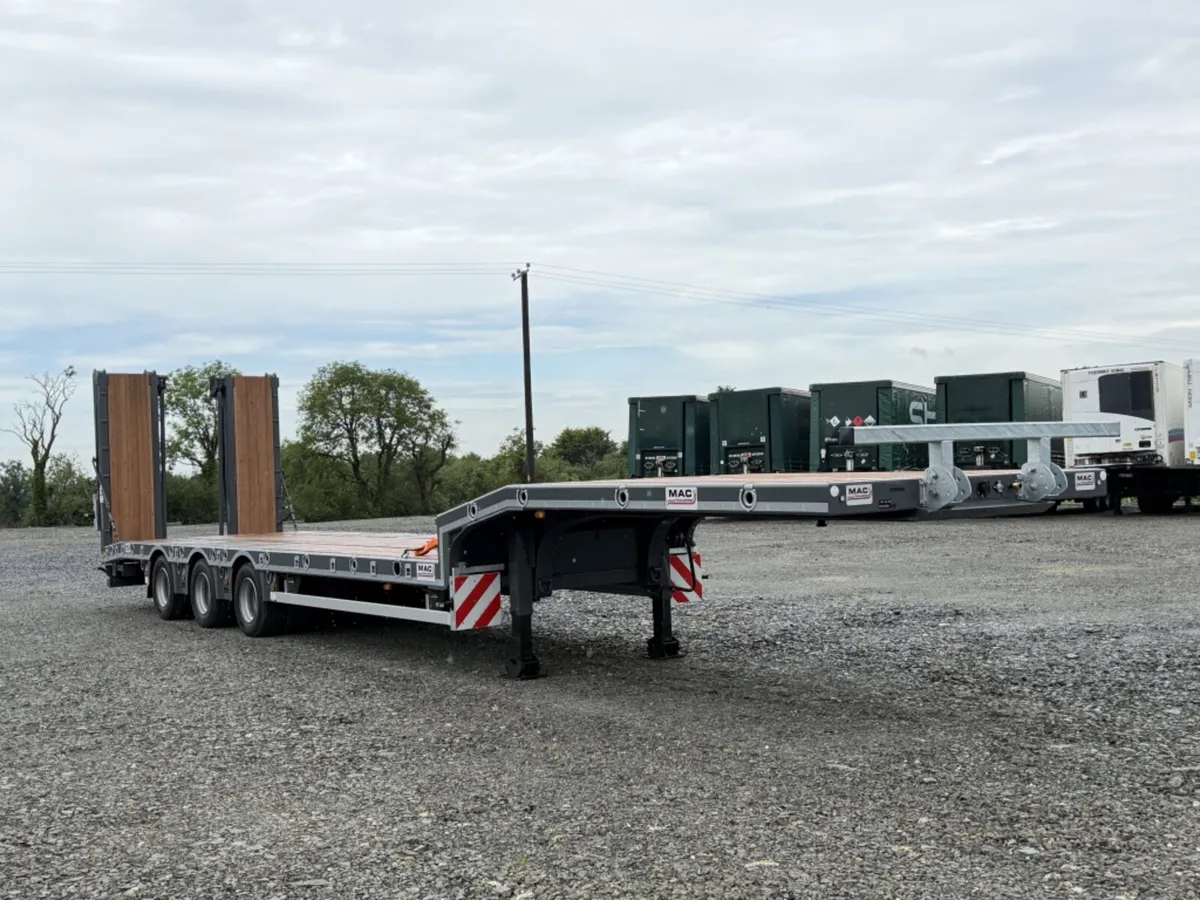 2026 MAC 3 AXLE LOW LOADER - Image 1