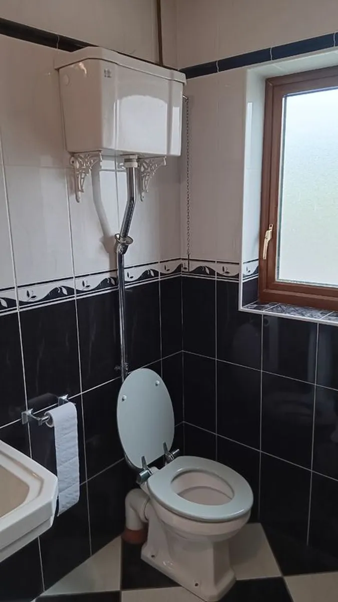 High-Level Toilet & Cistern - Image 1