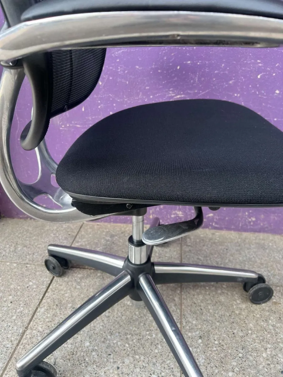 Humanscale Liberty Ocean office chair - Image 2