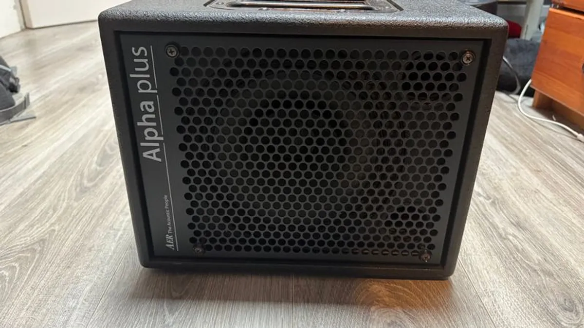 AER Alpha Plus Acoustic Guitar Amplifier - Image 3