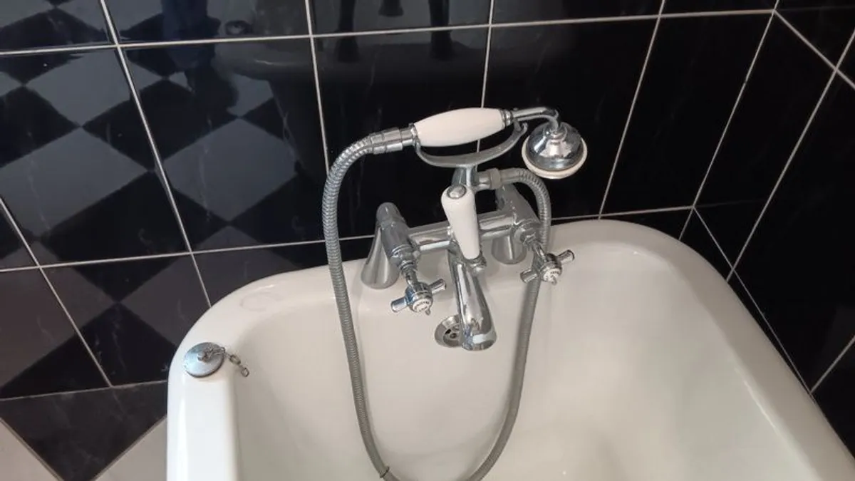 Free Standing Bath - Image 3