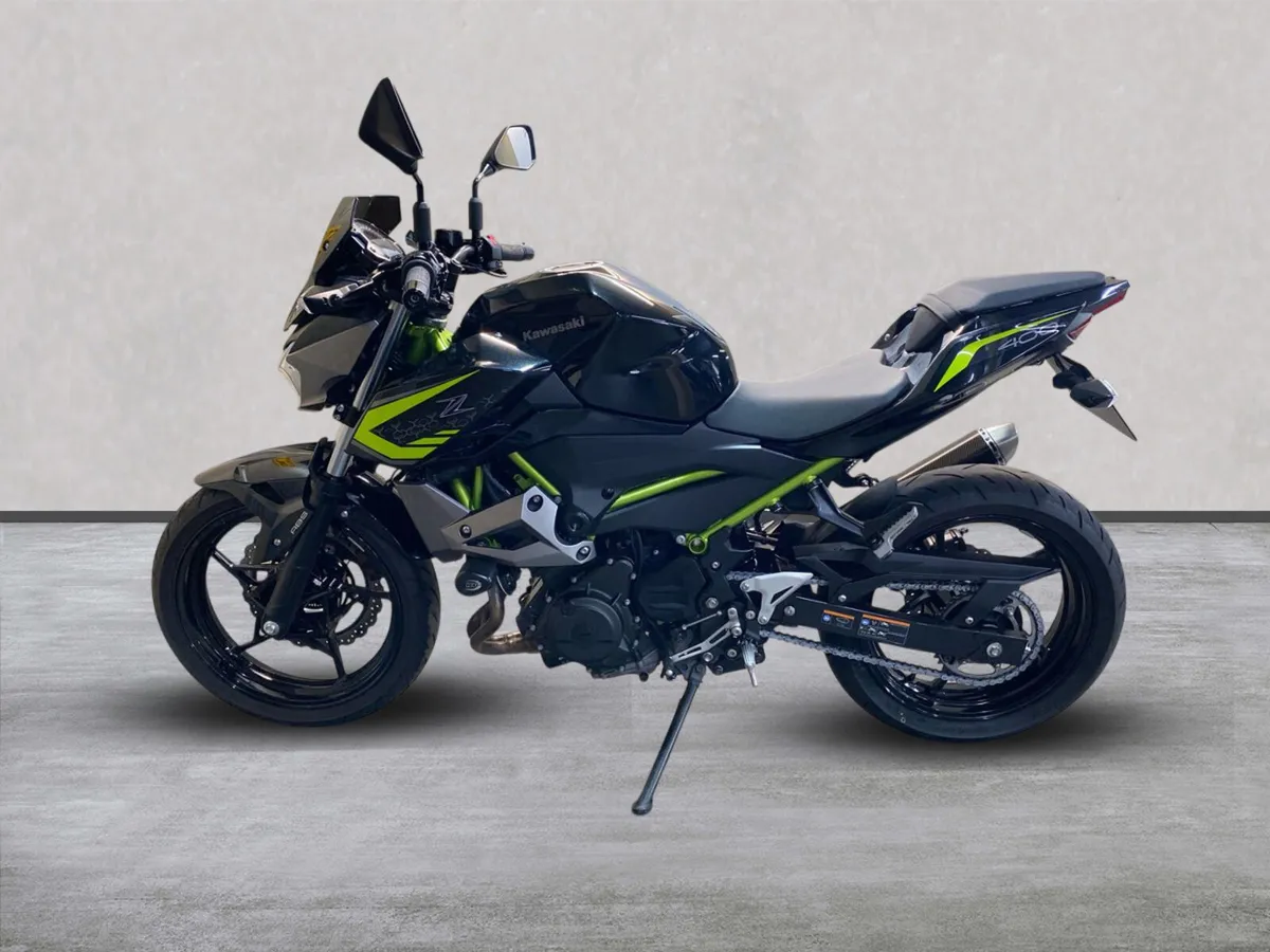Kawasaki Z400 DLF with Extras, NI Registered - Image 2