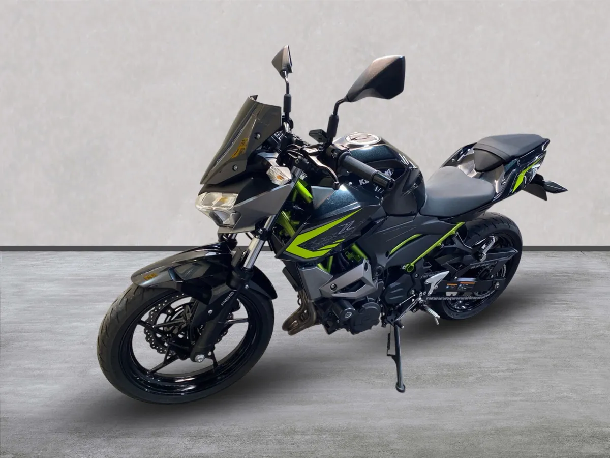 Kawasaki Z400 DLF with Extras, NI Registered - Image 4
