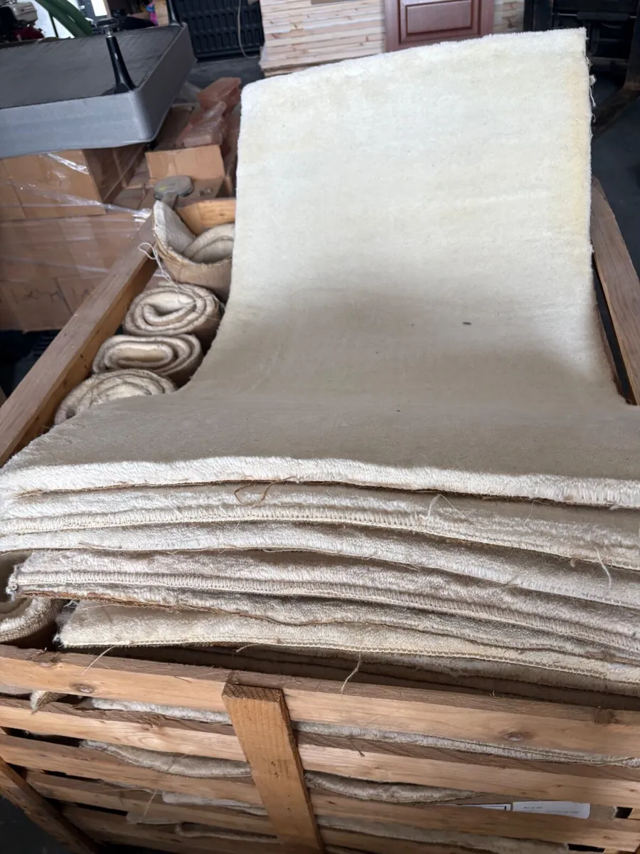 Rug pieces - wool is stained - Image 4