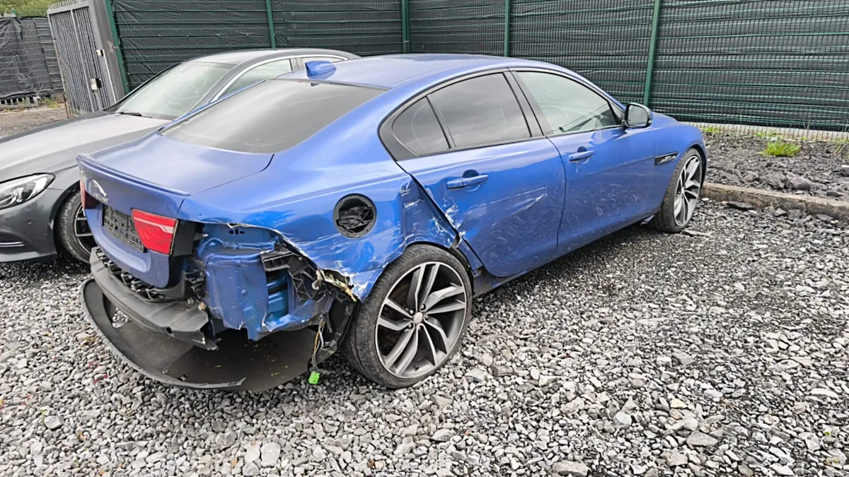 2017 JAGUAR XE 2.0 DIESEL FOR BREAKING! - Image 3