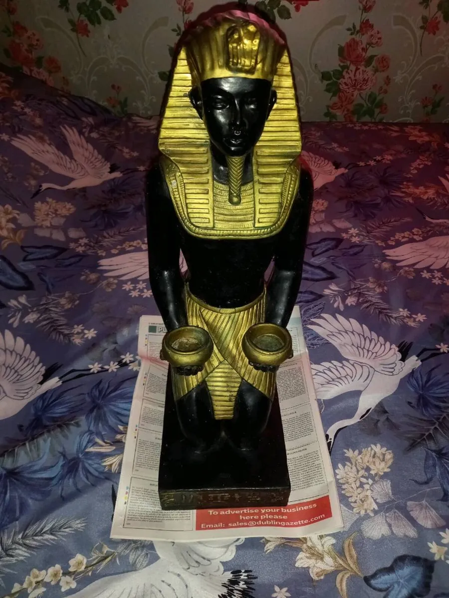 Tutankhamen statue - Image 1