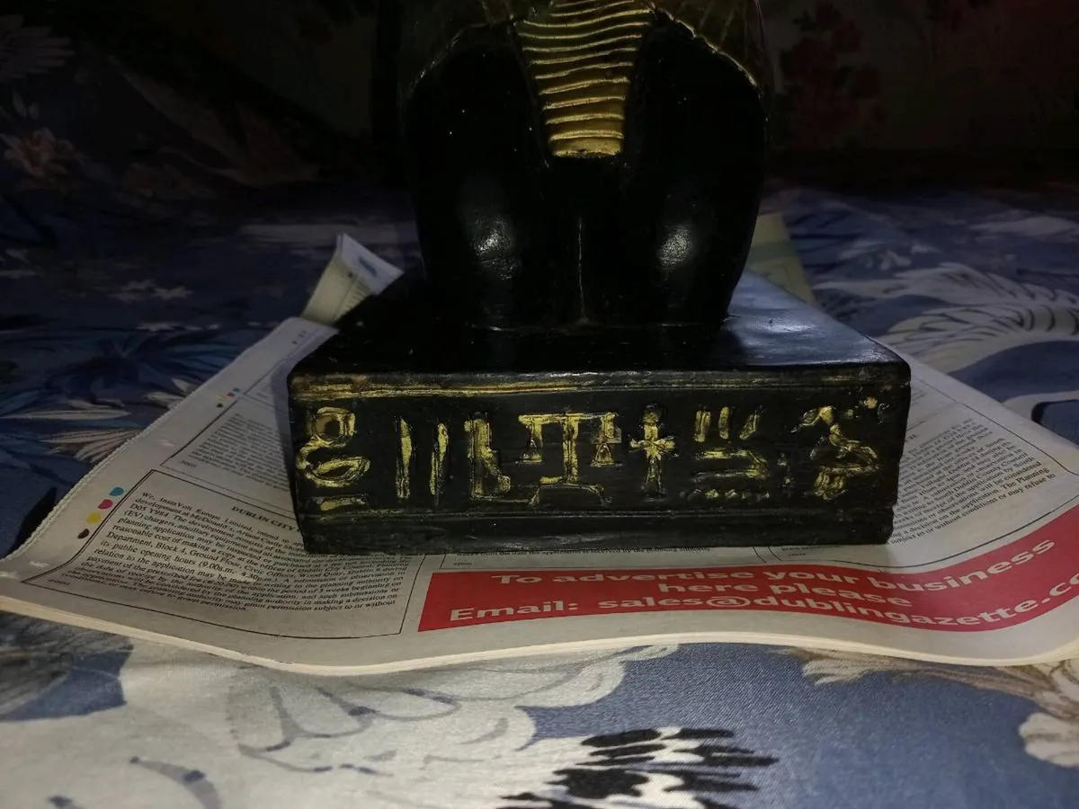 Tutankhamen statue - Image 4