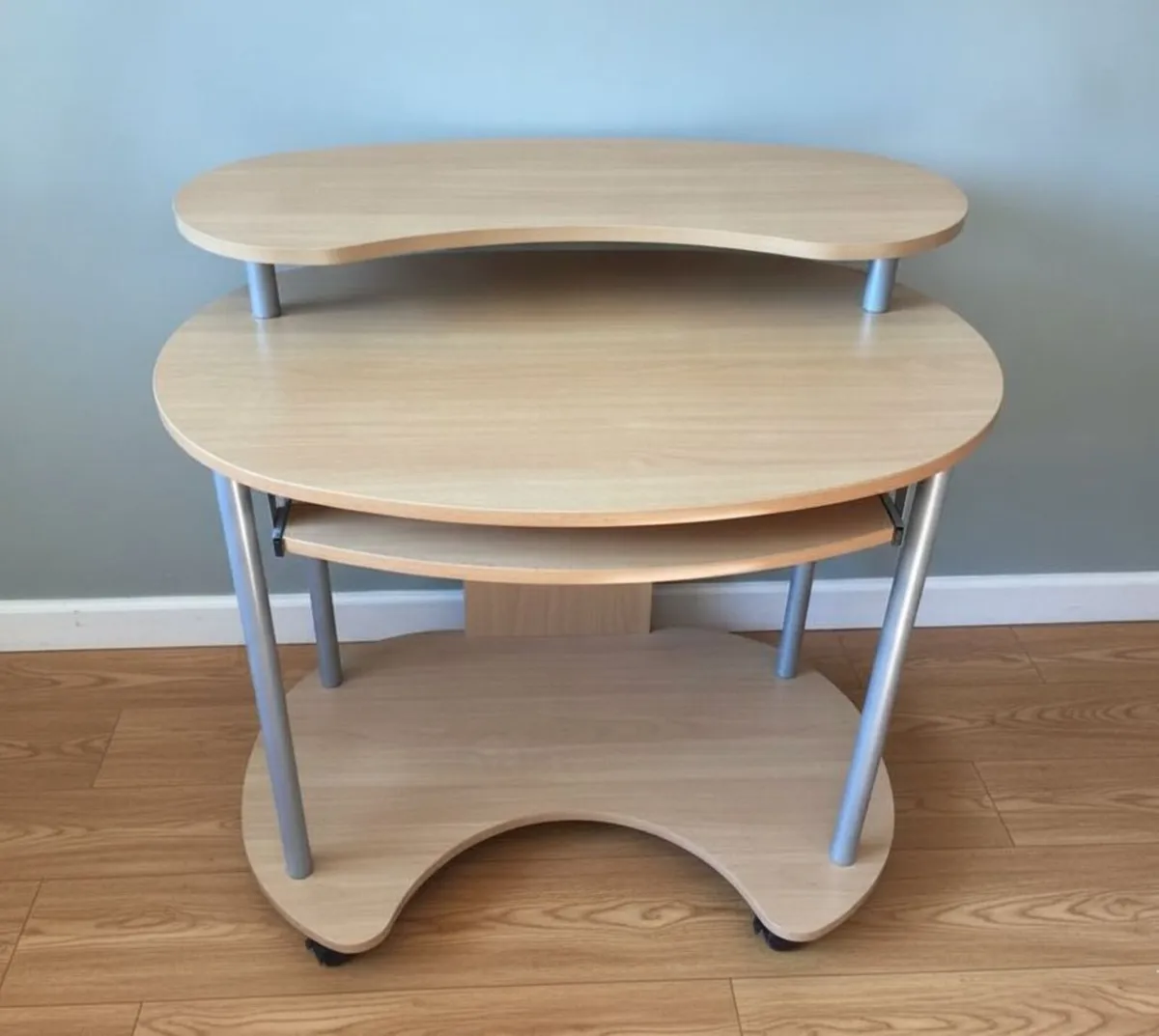Compact 3-Tier Computer Desk With Pull Out Tray - Image 1