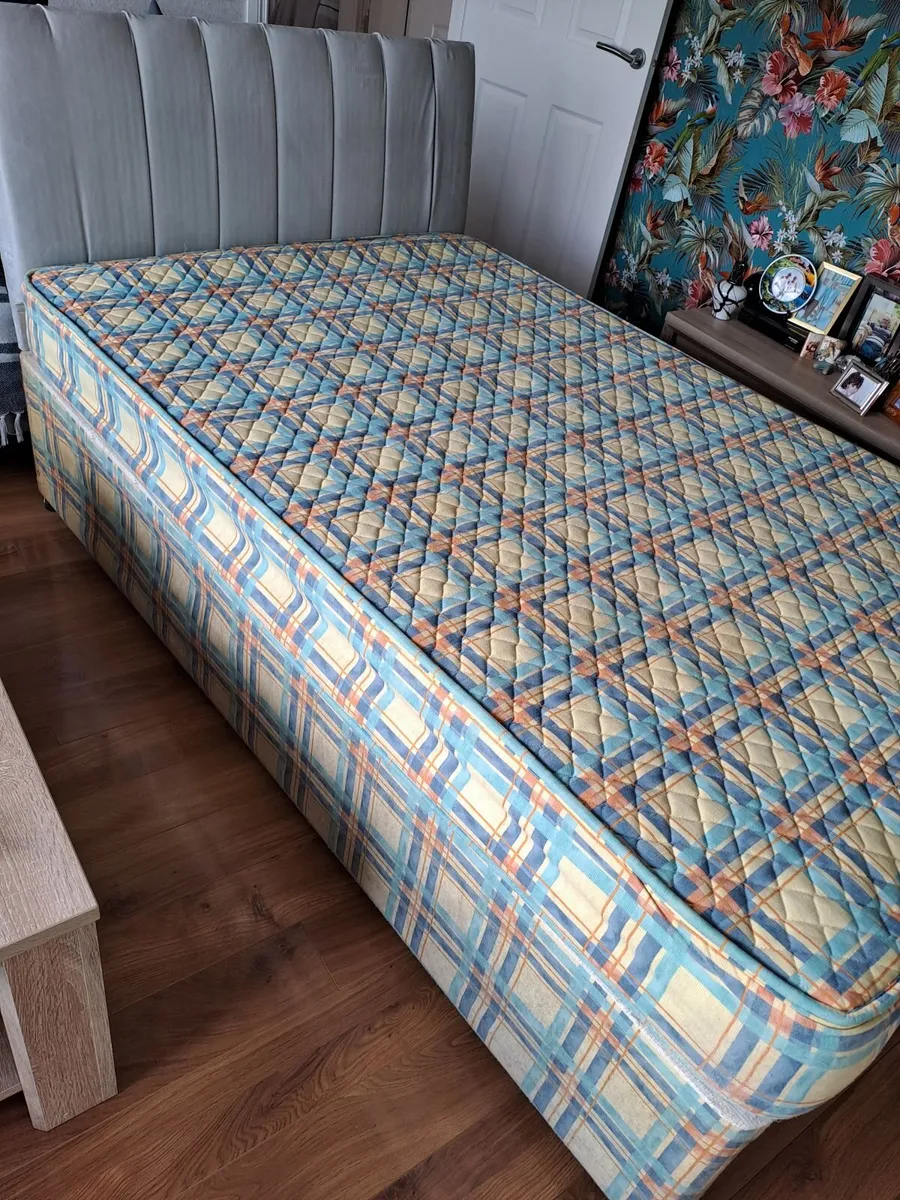 Bed - Image 1