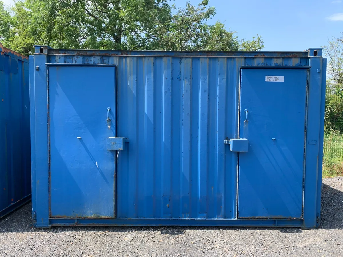 4 x 13FT X 9FT ANTI VANDAL TOILET BLOCKS FOR AUCT - Image 2