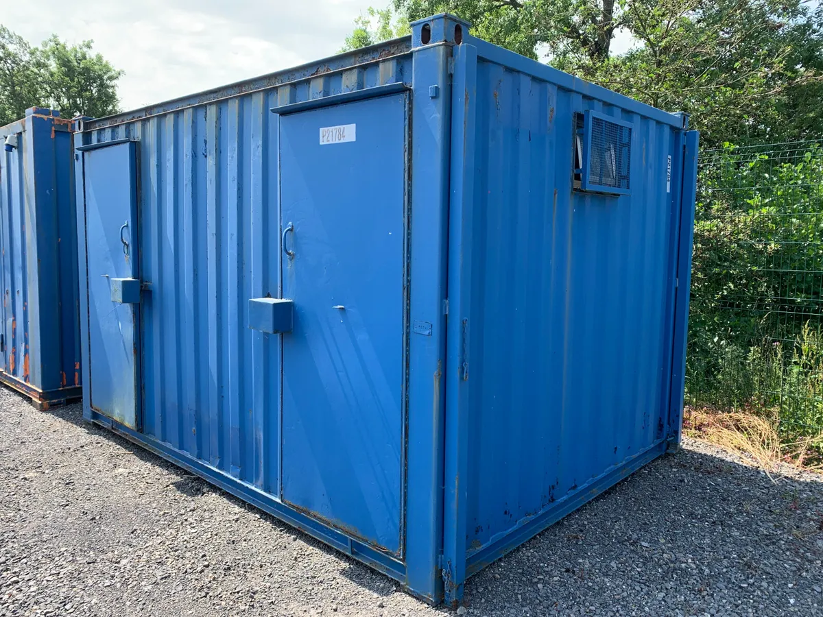4 x 13FT X 9FT ANTI VANDAL TOILET BLOCKS FOR AUCT - Image 1