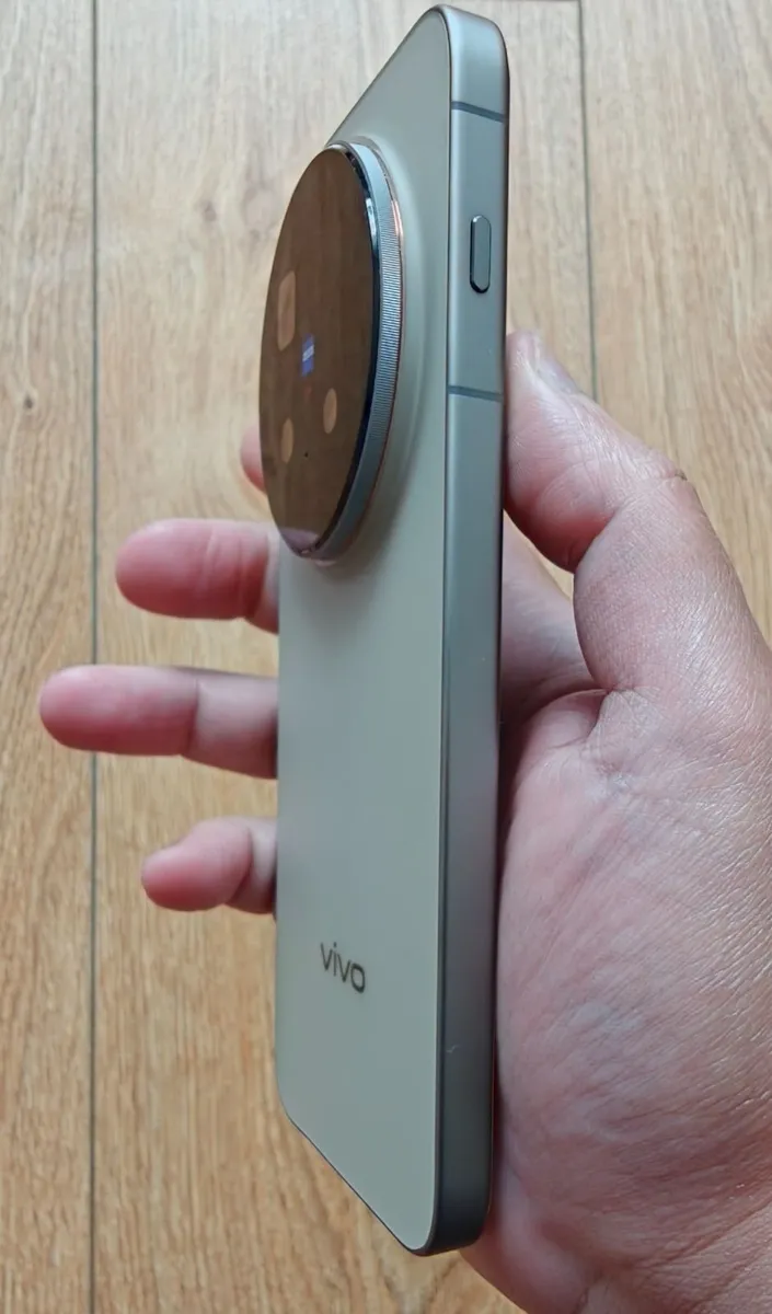 Vivo X300 Pro 16gb/ 512gb Brown EU model - Image 1