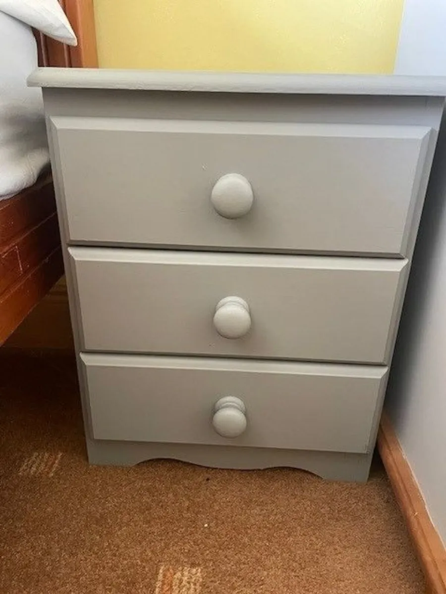 Bedroom Set - Image 2