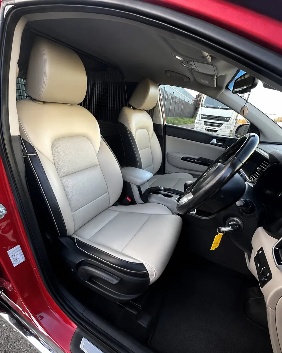 2021 Kia Sportage Mild Hybrid High Spec - Image 3
