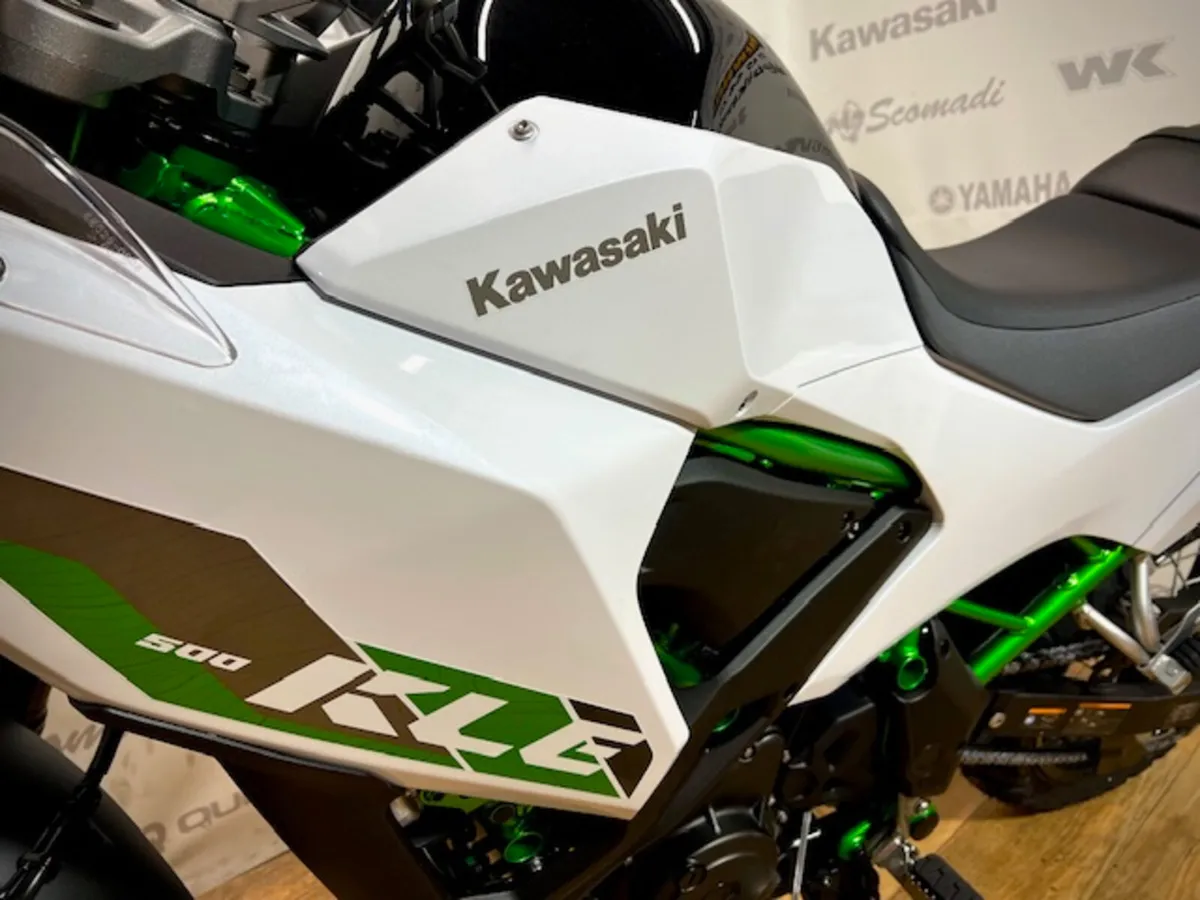 Kawasaki KLE500 SE White - Image 4