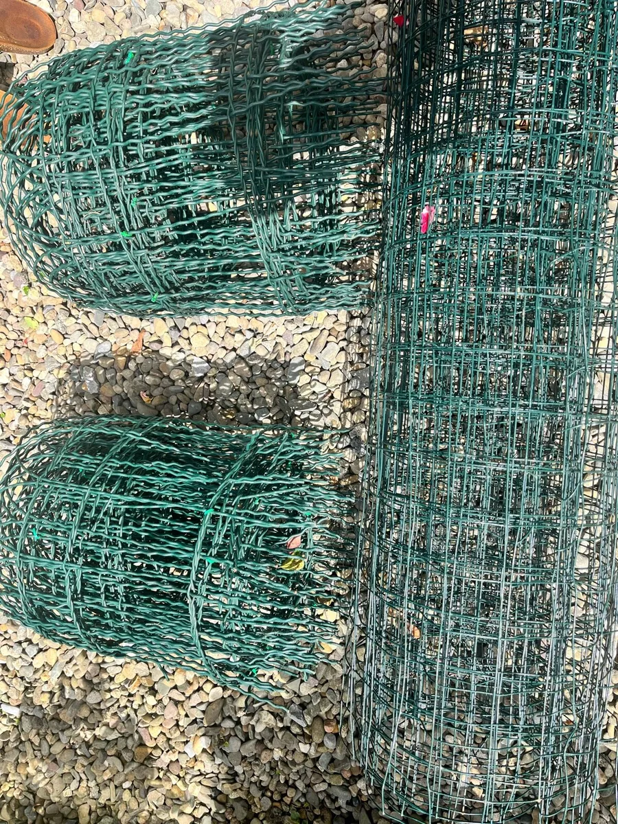 Three rolls of wire mesh - Image 4