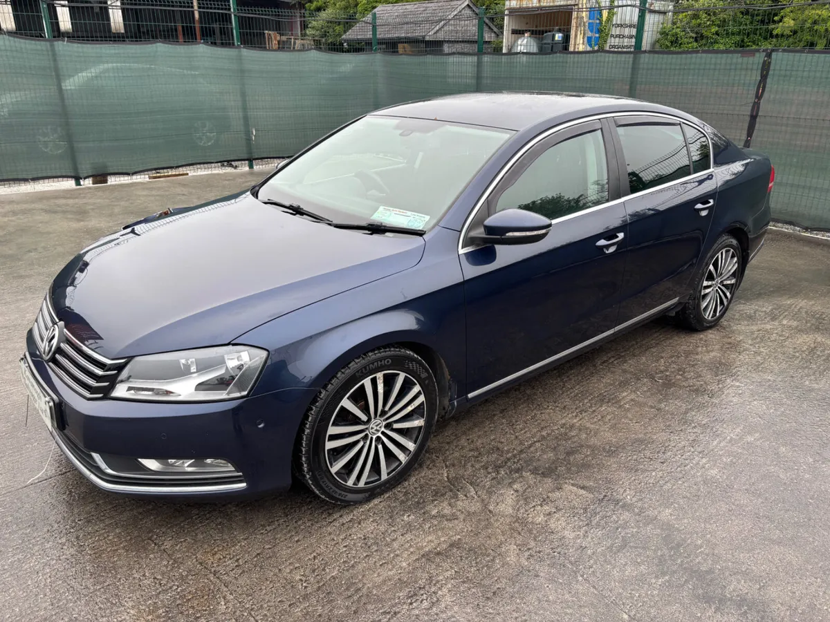2013 Volkswagen Passat  Sport  2.0 Tdi - Image 2