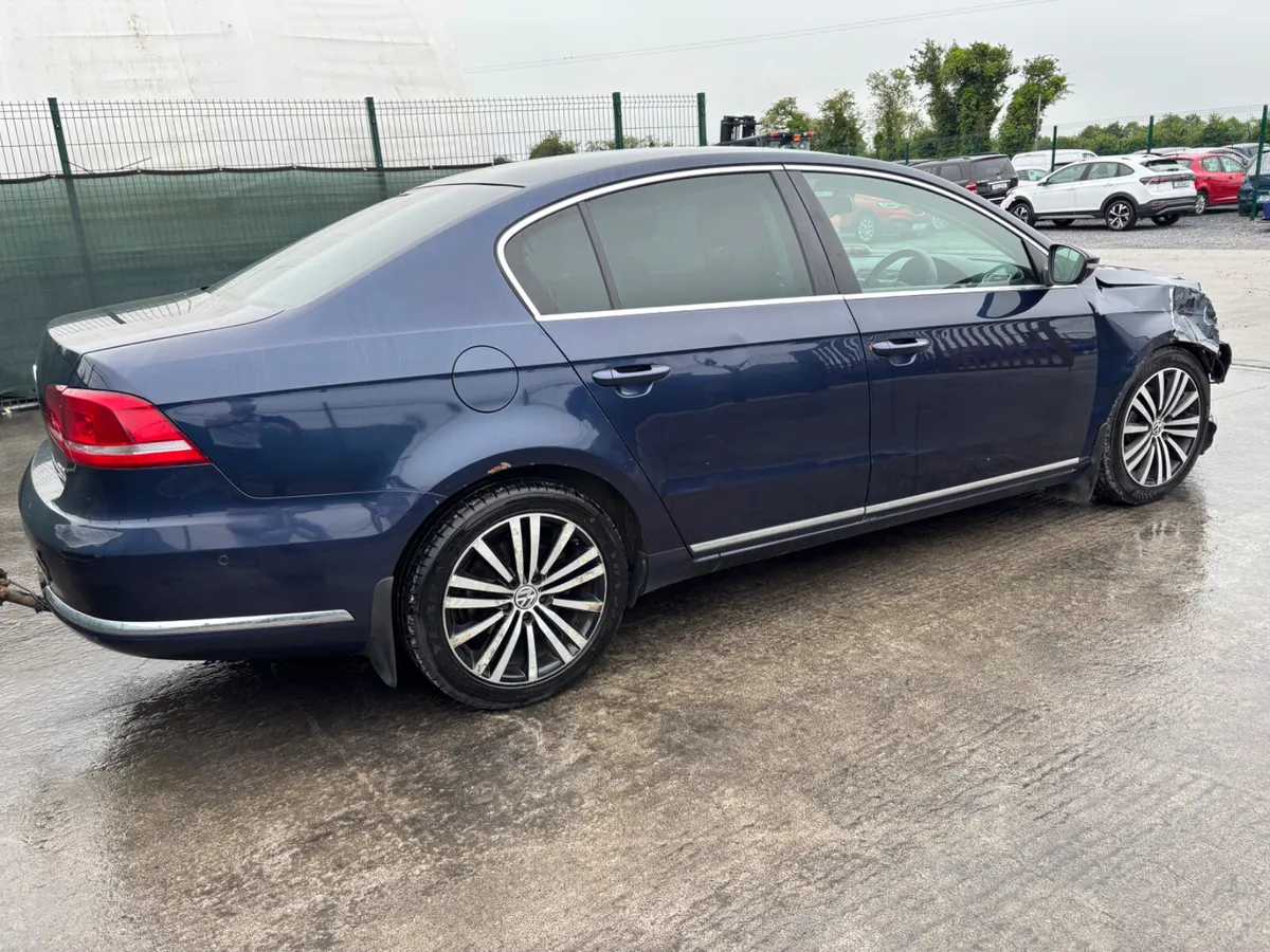 2013 Volkswagen Passat  Sport  2.0 Tdi - Image 4