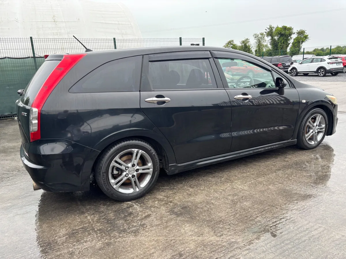 2009 Honda Stream 7 seater Automatic - Image 3