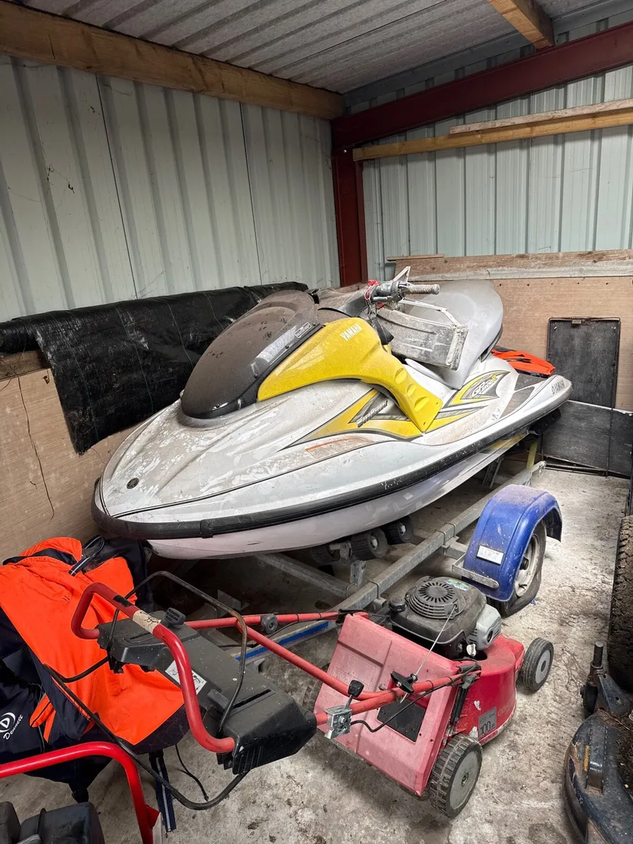 Jet ski