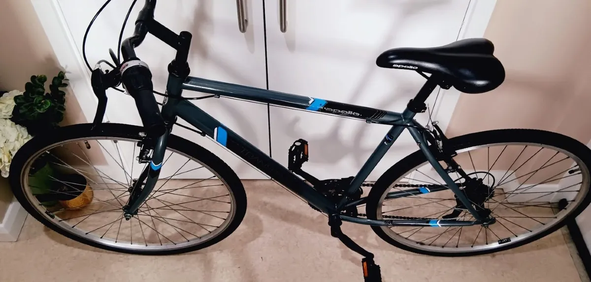 Large apollo road bike all working - Image 4