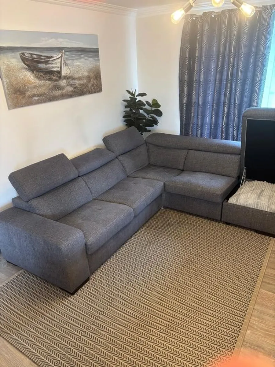 sofa - Image 1