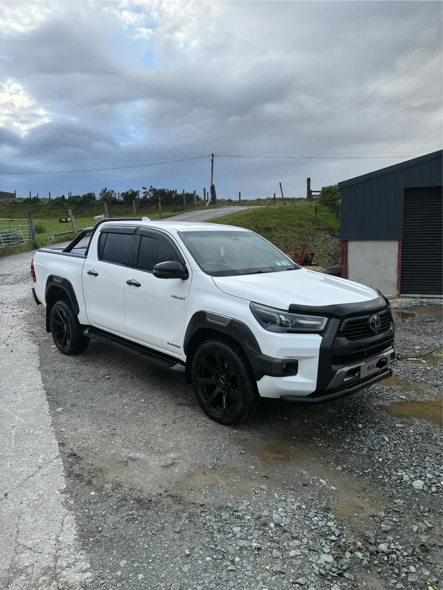 Toyota Hilux - Image 1