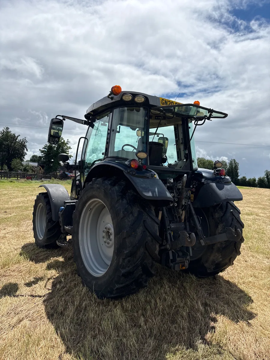 Massey Ferguson 5713 Dyna 4 Next Edition - Image 4