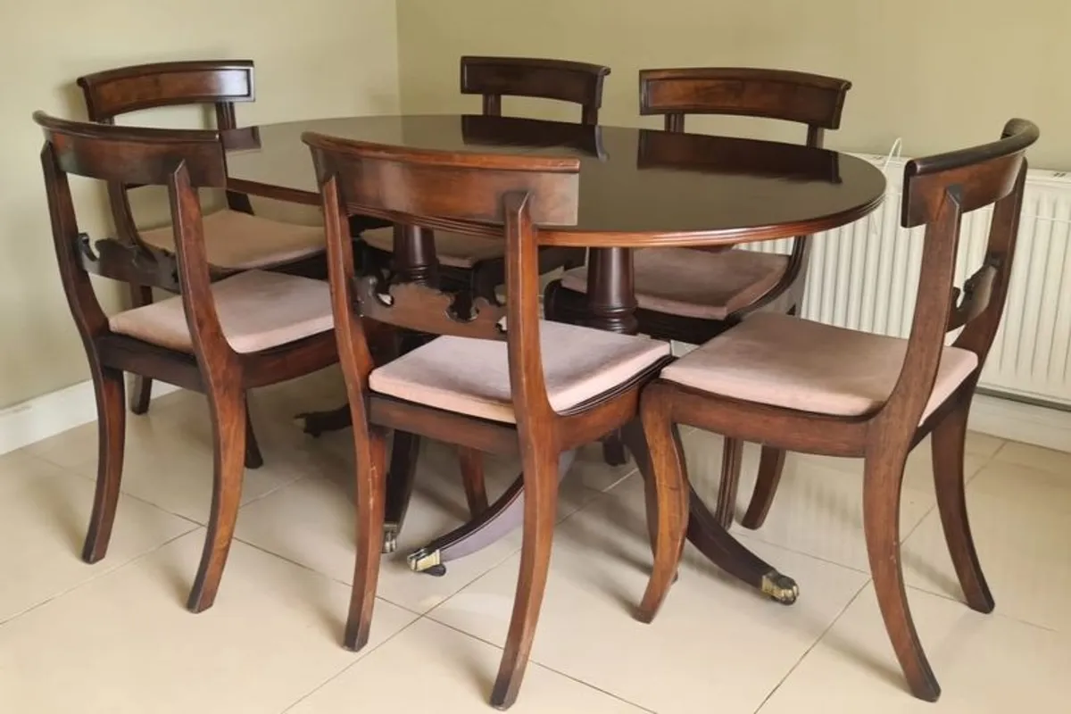 Antique Mahogany Extenable Oval Dining Table & Chairs - Image 1