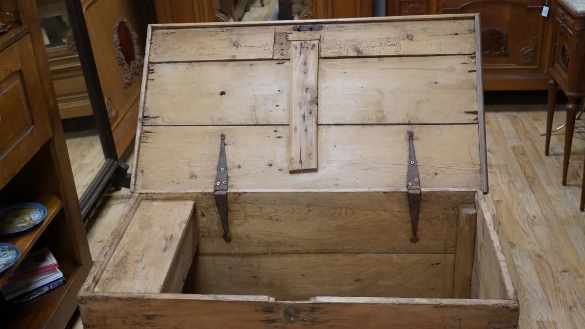 Victorian Pine Blanket Chest - Image 4