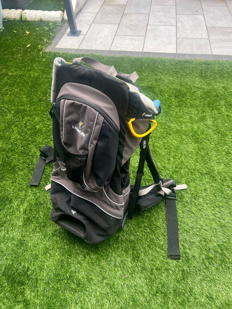 Littlelife child carrier - Image 1