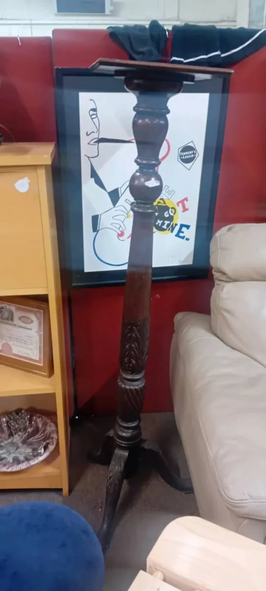 Georgian Mahogany Tripod Torchiere