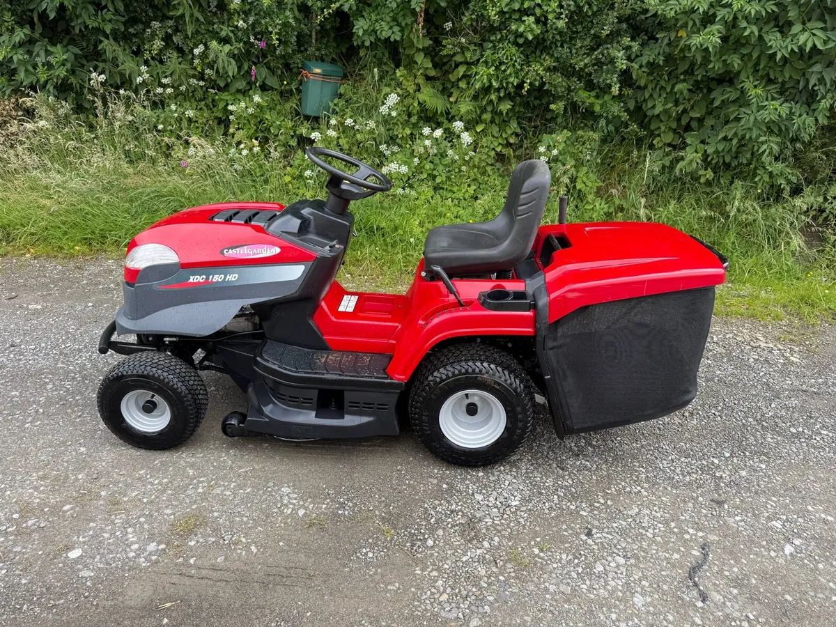 Castle garden ride on mower - Image 1