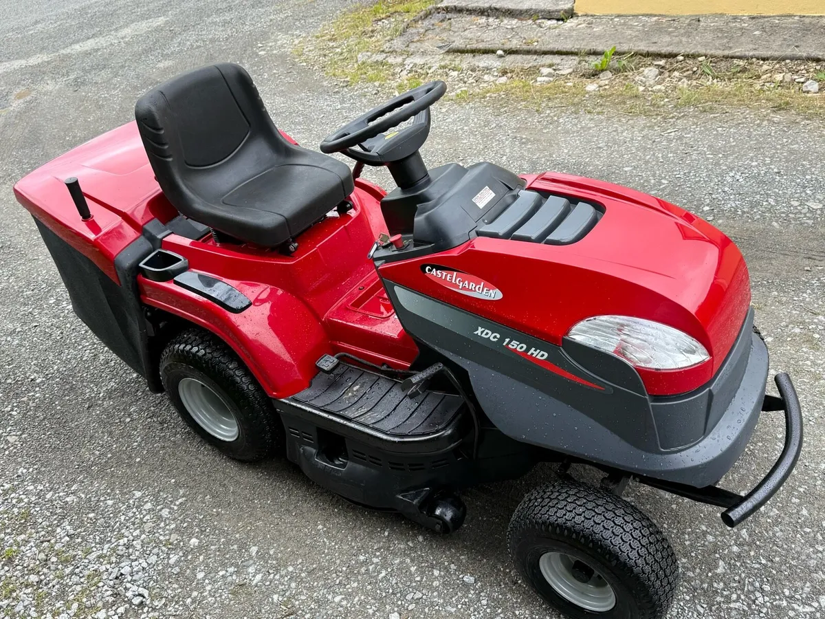 Castle garden ride on mower - Image 4