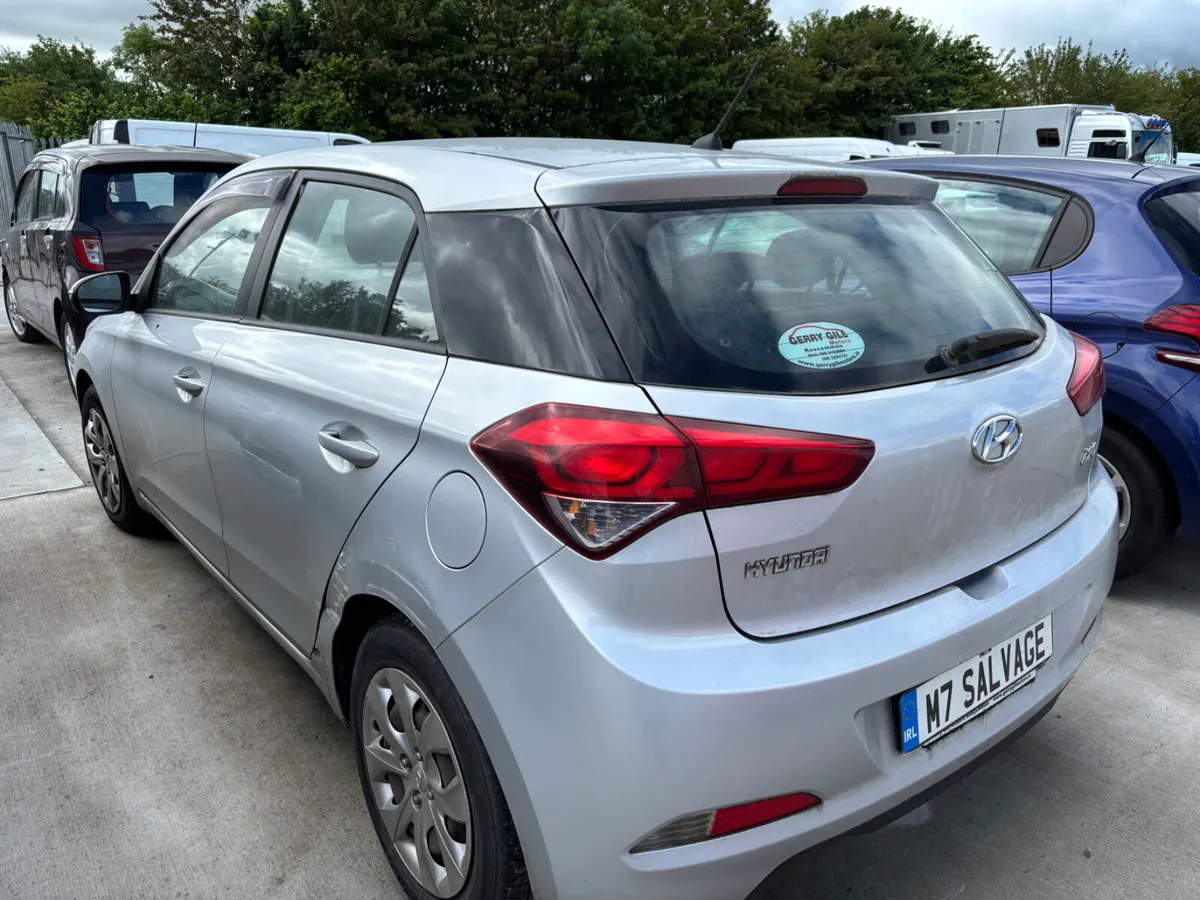 15 i20 Classic 1.2 Petrol 200km Drives - Image 4