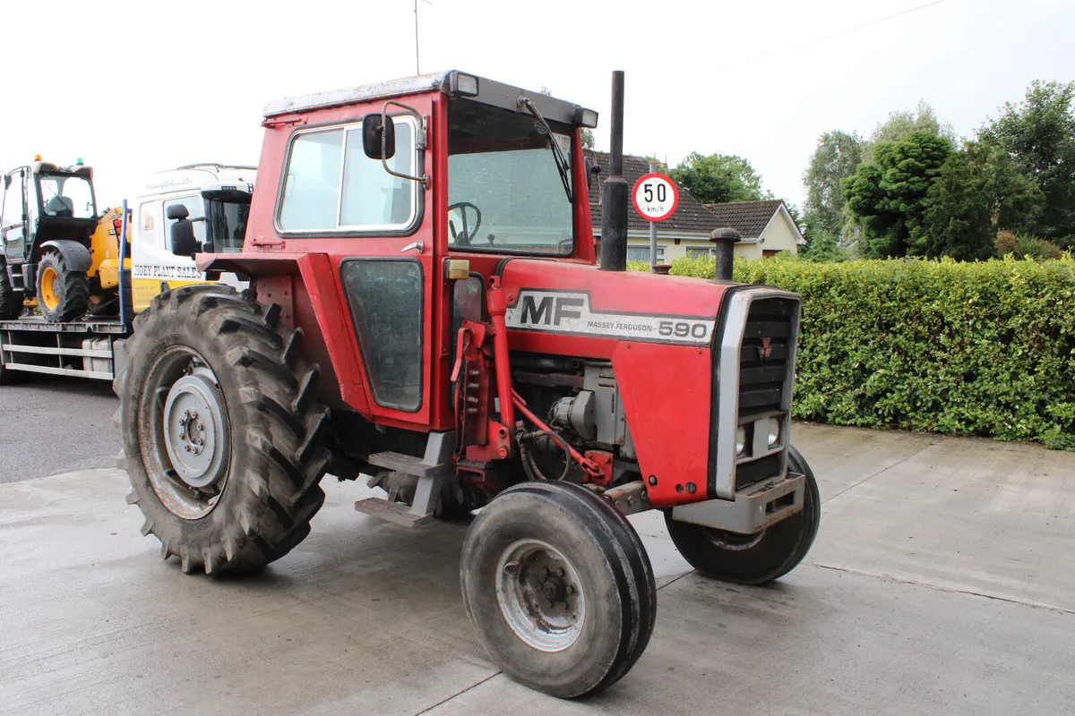Massey Ferguson 590 - Image 1
