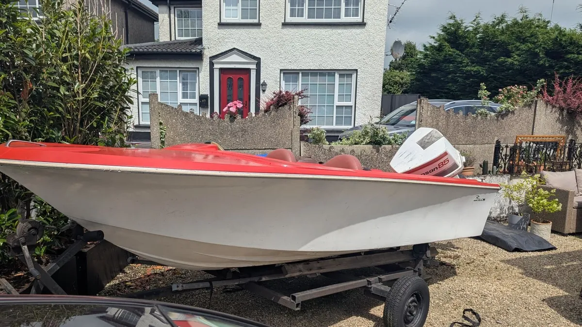 Broom Speedboat - Image 1
