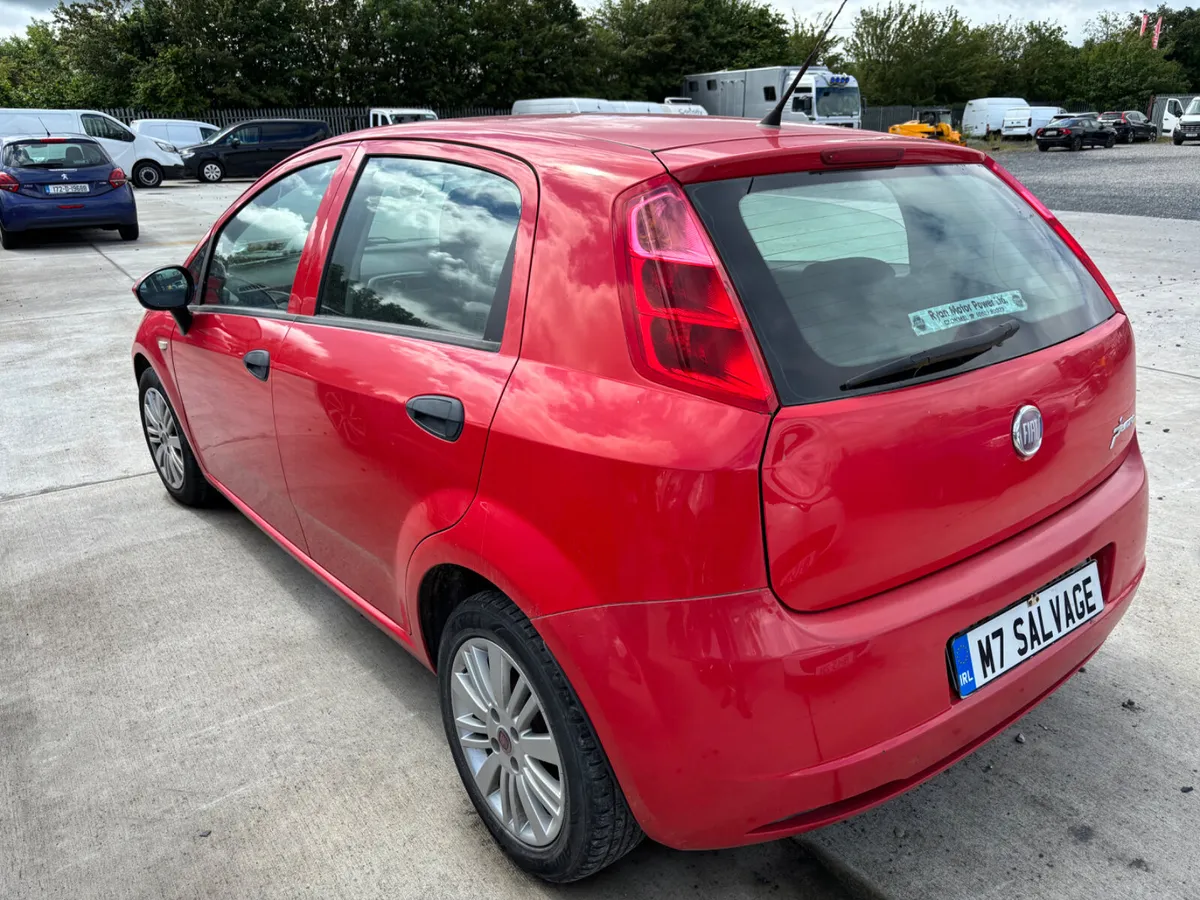 10 Punto 1.2 Sport Drive home - Image 4
