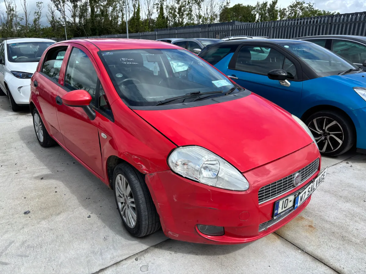 10 Punto 1.2 Sport Drive home - Image 2
