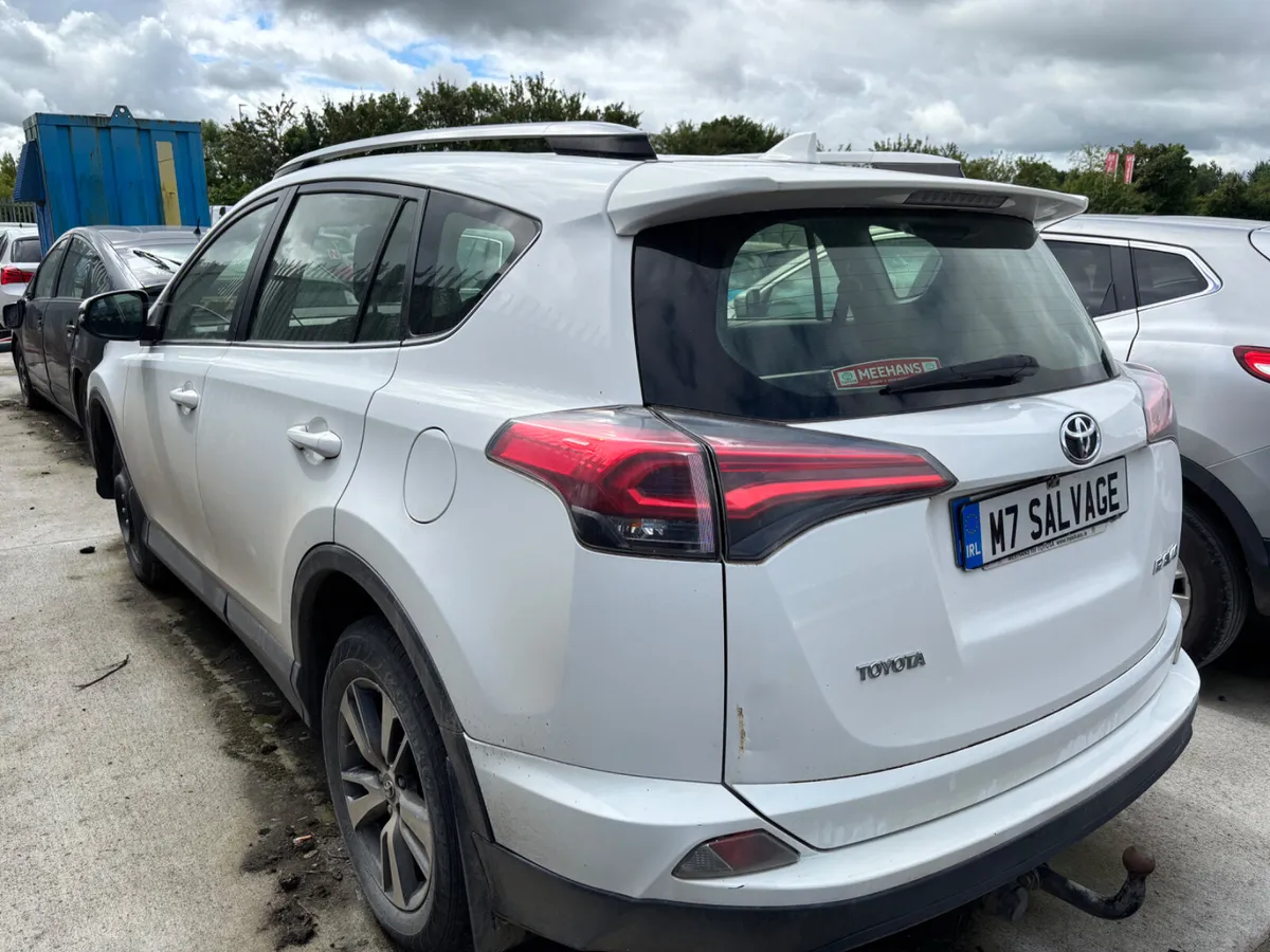 18 RAV 2.0 D4D Luna 180km Drives - Image 4