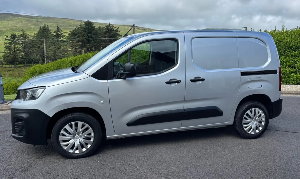 ** 2021 Peugeot Partner 1.5 1000 Professional ** - Image 2