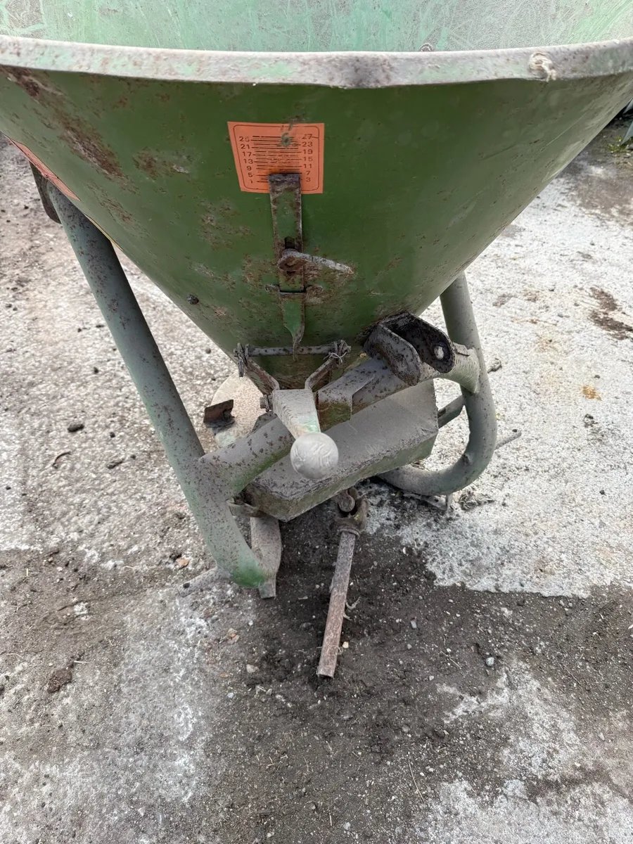 Amazon Ek300 fertilizer spreader - Image 3