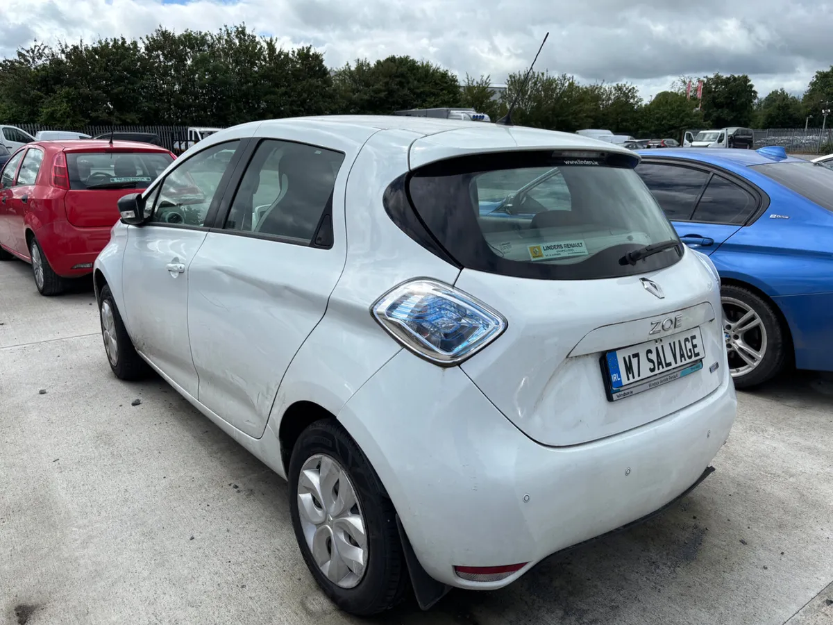19 Zoe NAV Electric R90 40km Takes Drive - Image 4