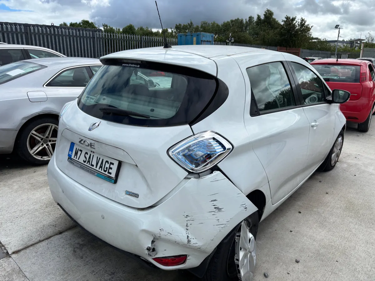 19 Zoe NAV Electric R90 40km Takes Drive - Image 3