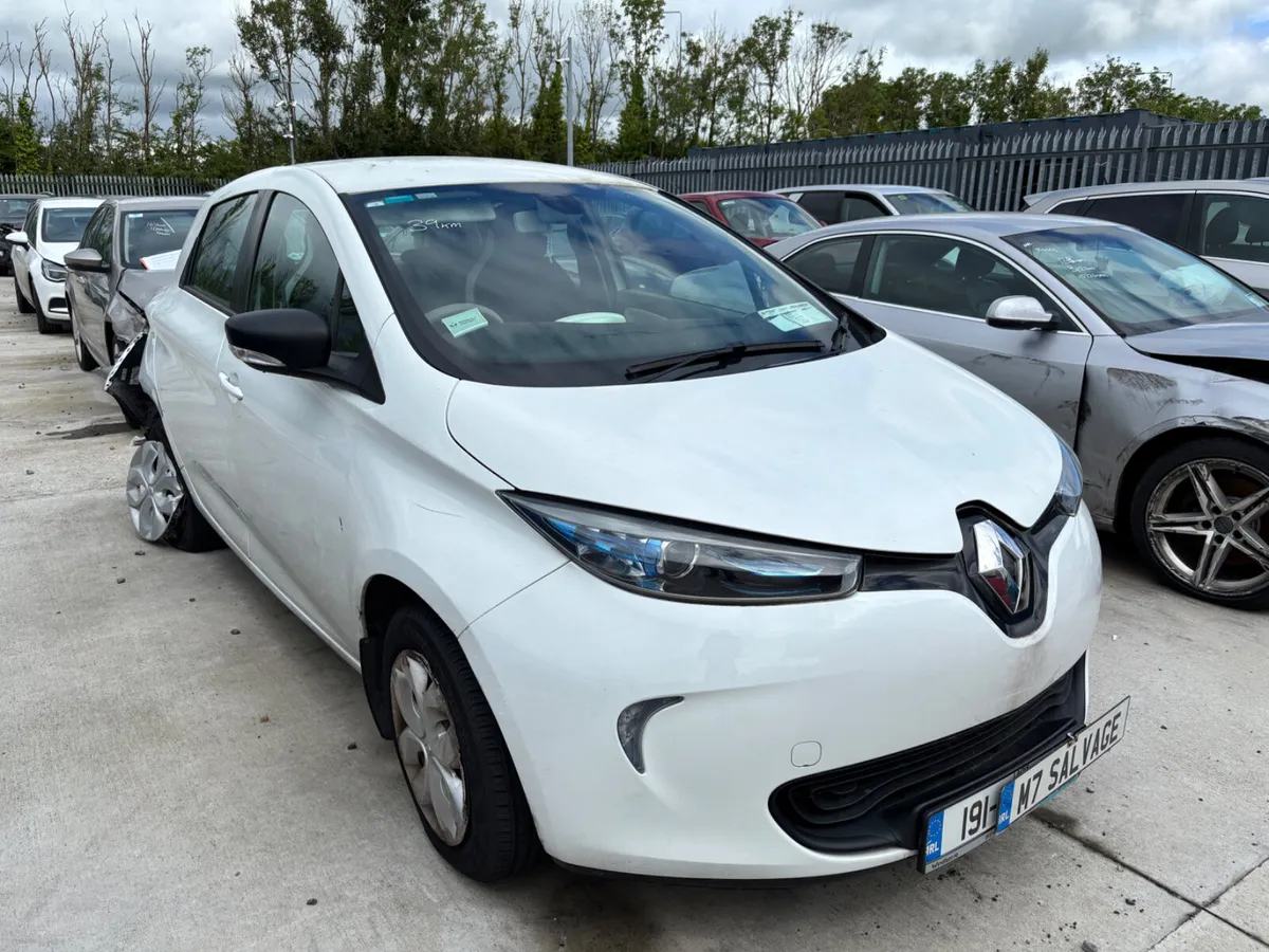 19 Zoe NAV Electric R90 40km Takes Drive - Image 2