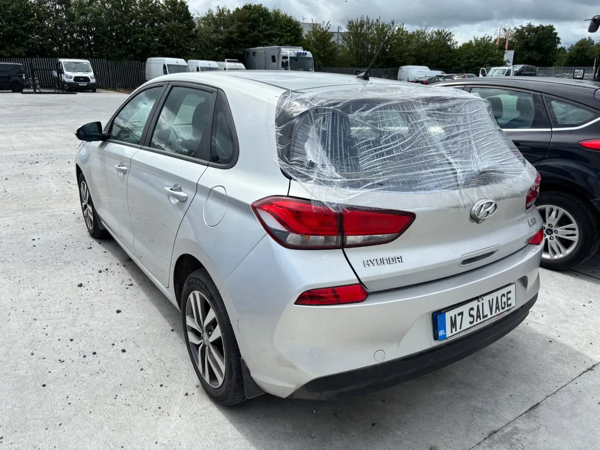 19 i30 Deluxe 1.4 Petrol 220km Drives - Image 4
