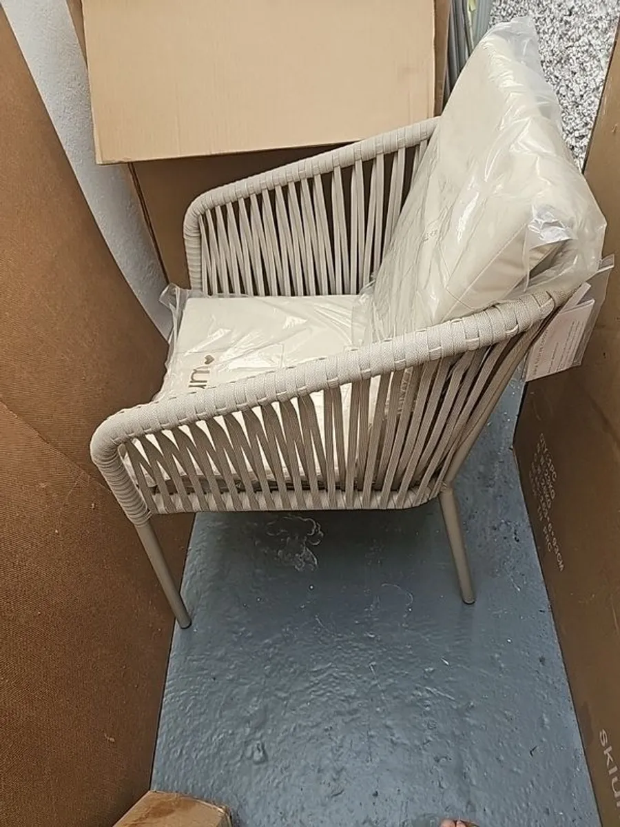 Sklum glass table and four coushioned chairs unwanted gift still in the box - Image 2