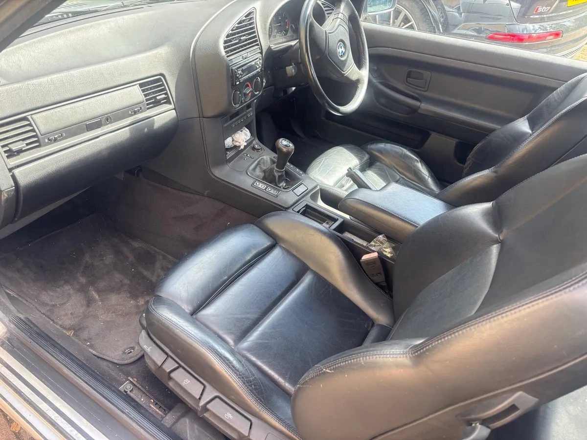 BMW 318i convertible - Image 4