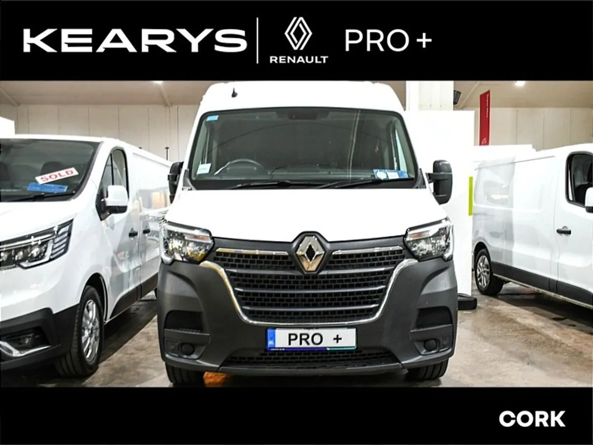 Renault Master FWD LM35 Blue dCi 135 Business MY22 - Image 1